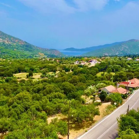 فيلة Joya Makriotika